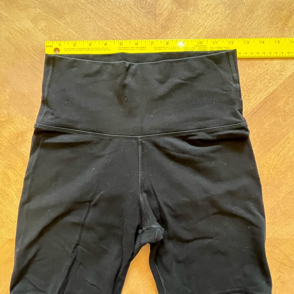 Old Navy Black High-Waisted Bike Shorts – Size M - Picture 3 of 5